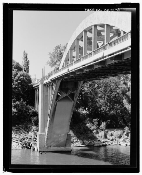 File:Willamette River Bridge, Spanning Willamette River on Oswego Highway 3, Oregon City, Clackamas County, OR HAER ORE,3-ORGCI,2-18.tif