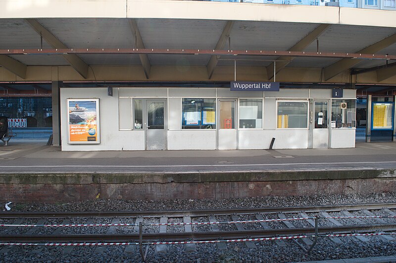 File:Wuppertal Döppersberg 2018 063.jpg