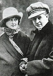 Yesenin and Duncan (1922)