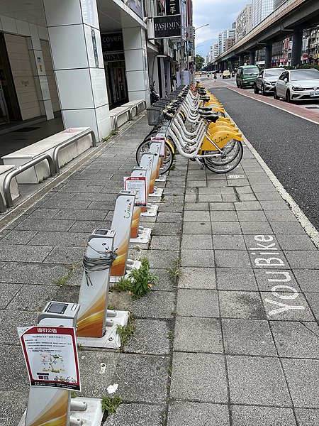 File:YouBike 2.0 bicycle and parking area in Taipei.jpg