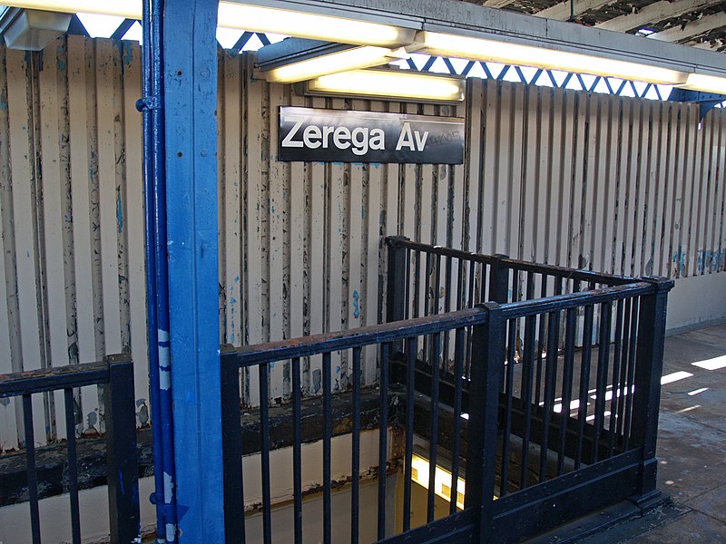 File:Zerega Avenue (IRT Pelham Line) by David Shankbone.jpg