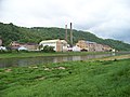 Čeština: Ústí nad Labem-centrum, okres Ústí nad Labem. Cukrovar v Pražské ulici, pohled ze Střekova přes Labe. English: Ústí nad Labem-center, Ústí nad Labem District, Ústí nad Labem Region, Czech Republic. A former sugar refinery in Pražská street, seen from Střekov across the Elbe. Camera location 50° 38′ 45.1″ N, 14° 02′ 48.3″ E    View all coordinates using: OpenStreetMap