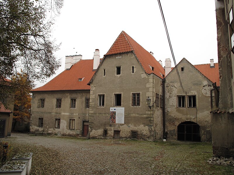 File:Český Krumlov, minoritský klášter v roce 2011 .jpg