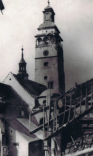 File:Żywiec uszkodzona wieża kościoła 1945.jpg