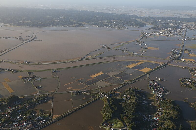 File:令和元年(2019年)台風19号に関する情報・空中写真（斜め写真） ・吉田川地区 7M5A9822.jpg