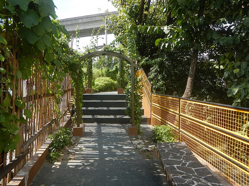 File:01987jfErmitaño Linear Park Creek San Juan Metro Manilafvf 13.jpg