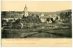 Střed obce s kostelem v roce 1904