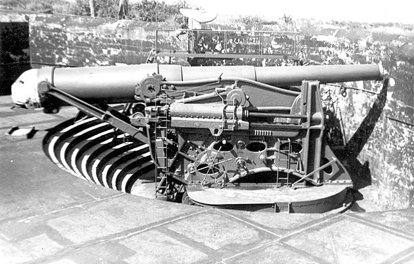 12-inch gun M1895 on disappearing carriage M1896, similar to installations at Fort Warren and Fort Heath.