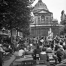 14 juillet (Quatorze Juillet) 1938 Parijs, feestende en dansende mensen op op he, Bestanddeelnr 254-2182.jpg