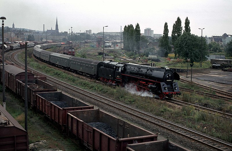 File:20. Die 01 0510 in Gera (Deutsche Reichsbahn). (5993124833).jpg