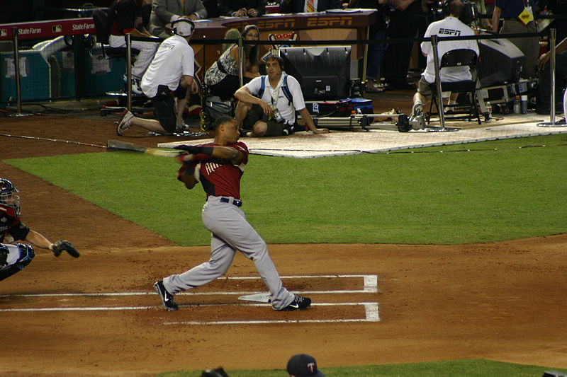 File:2011 Home Run Derby - Round 1 - Robinson Canó.jpg