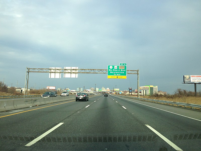 File:2013-12-24 15 08 05 View northbound along I-95 near Wilmington, Delaware.JPG