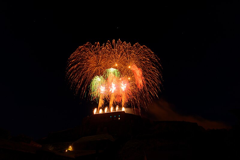 Feu d'artifice du 13 juillet à Belfort 800px-2023-07-13_22-51-00_FeuDArtifice-Belfort