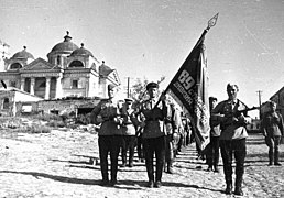 Seiersparade av soldater fra 89. garde rifledivisjon i Belgorod 5. august 1943