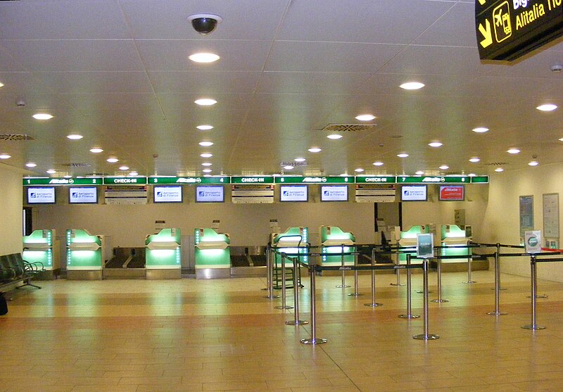 File:Aeroporto di Firenze - Alitalia Airport check-in counters.jpg