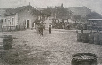 Aigues Vives. En haut la gare.jpg