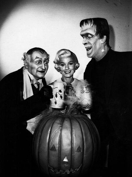 Al Lewis Beverley Owen Fred Gwynne Munsters Halloween publicity photo 1964.JPG