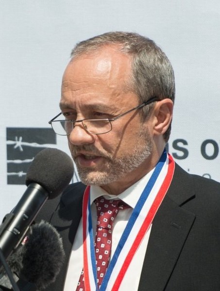 File:Alexander Podrabinek 2015 (cropped).jpg