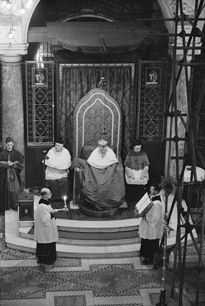 File:Allied Service at Westminster Cathedral, 1941 D5769.jpg