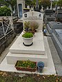 File:Grave of Alexander Alekhine in Paris.JPG - Wikimedia Commons