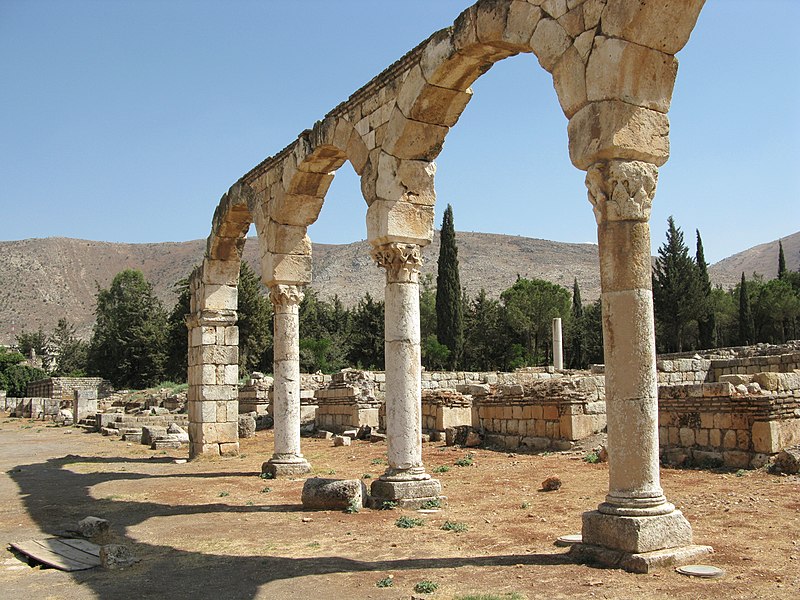 File:Anjar, Lebanon, Arches, Umayyad palace.jpg