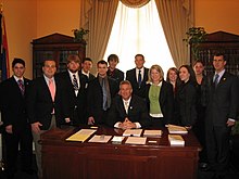 Renzi with the Arizona College Republicans in 2007 Arizona College Republicans visit Congressman Rick Renzi.jpg