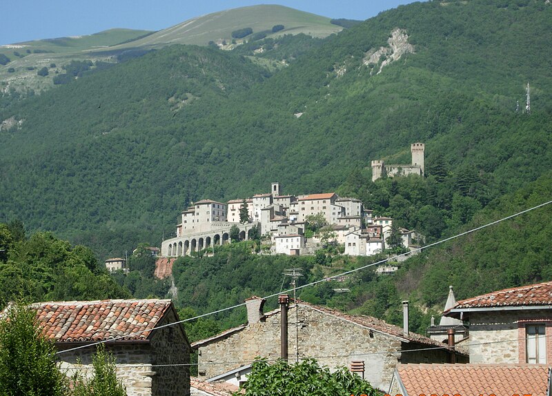 File:Arquata giugno 2008 02.jpg