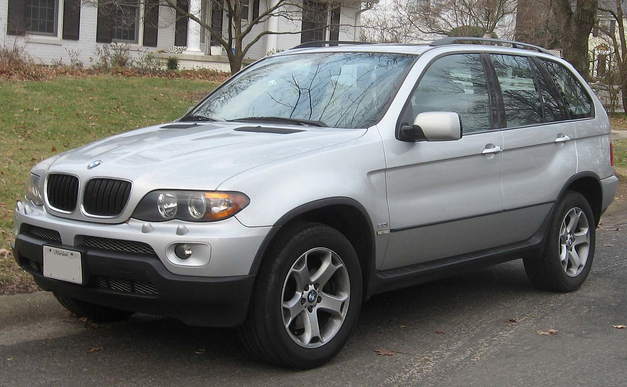 File:BMW X5 (E53, Facelift) – Frontansicht, 12. Juni 2011, Düsseldorf.jpg -  Wikimedia Commons