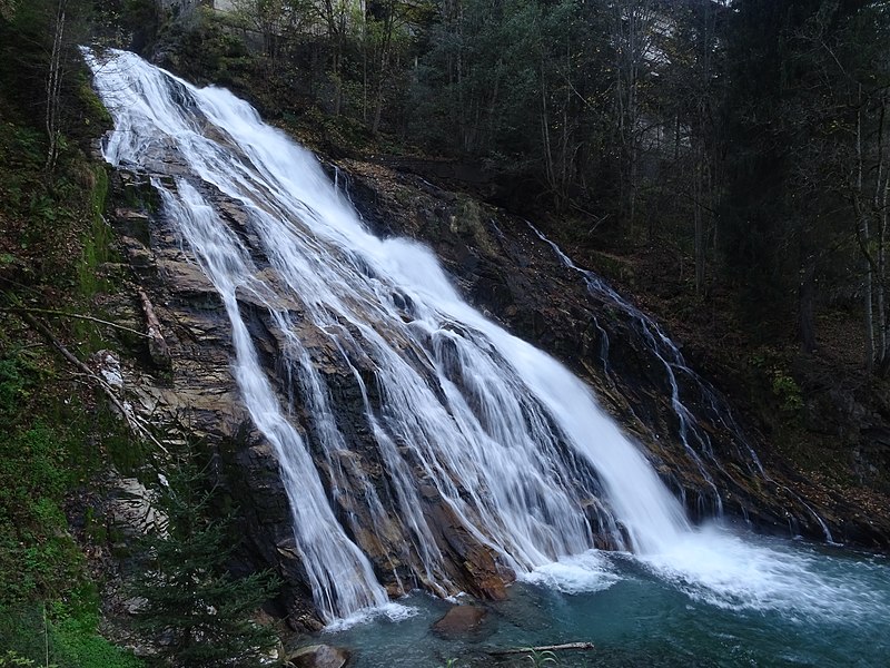 File:Bad Gastein Waterfall (15424421559).jpg