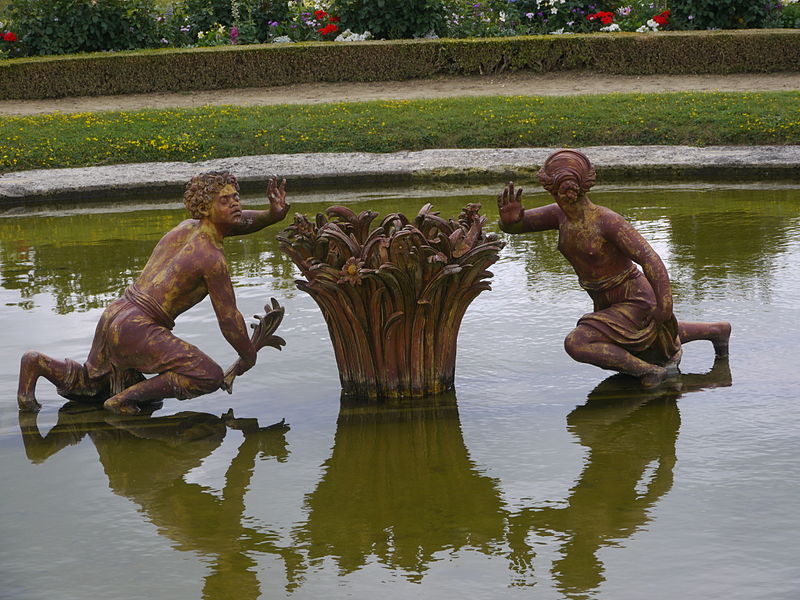 File:Bassin des Lézards Nord - Parterre de Latone - Versailles - P1180527.JPG