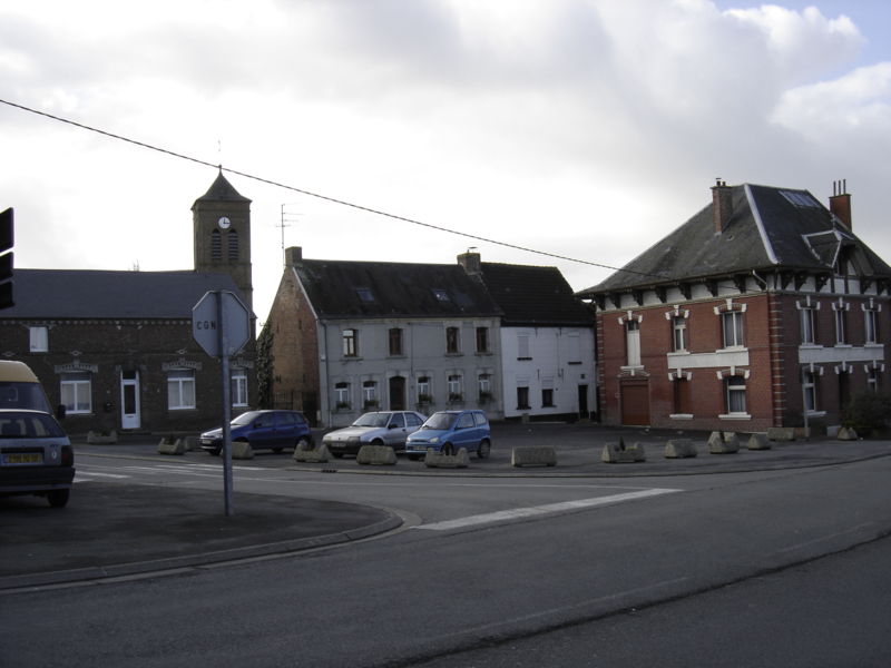 File:Bazuel village.jpg