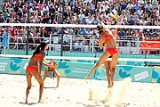 Deutsch: Beachvolleyball bei den Olympischen Jugendspielen 2018; Tag 9, 15. Oktober 2018; Mädchen, Viertelfinale: Italien-China 2–0 (21–16/21–9) English: Beach volleyball at the 2018 Summer Youth Olympics at 15 October 2018 – Girls Quarterfinals: Italy-China 2–0 (21–16/21–9)