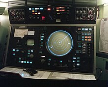 The radar display contained in the Tactical Display and Engagement Control Console (TDECC). Bedieningsapparatuur van het Hawk missile systeem van 421 Squadron (2157 053125).jpg