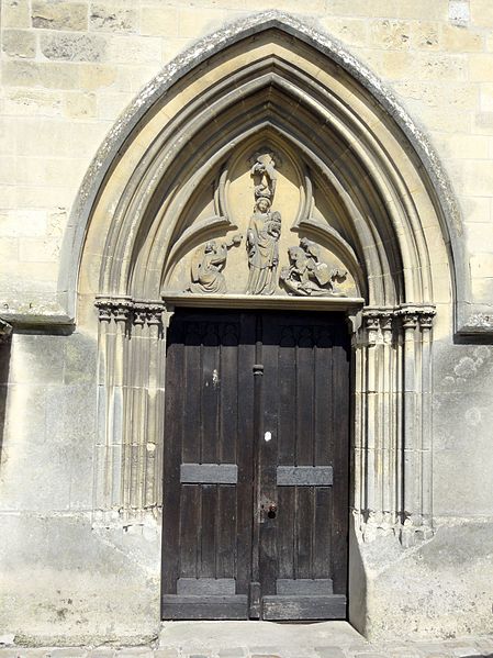 File:Belloy-en-France (95), église Saint-Georges, collatéral sud, portail de la 2e travée.JPG