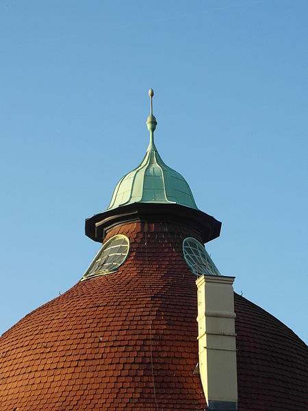 File:Berlin - S-Bahnhof Mexikoplatz (13057692445).jpg