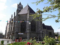 Le chevet et l'ancienne chapelle seigneuriale, agrandie et convertie en sacristie en 1901.