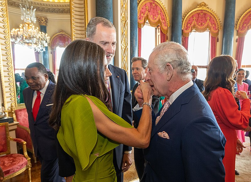 File:Buckingham Palace reception (52873215831).jpg