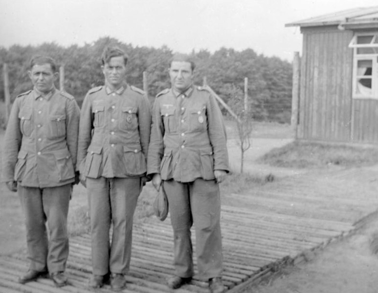File:Bundesarchiv R 6 Bild-1451, Lager Schwarzsee, Armenische Freiwillige.jpg
