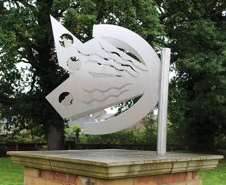 File:Butterfly by Madeline Allen, 2008 sculpture in Harlow.jpg