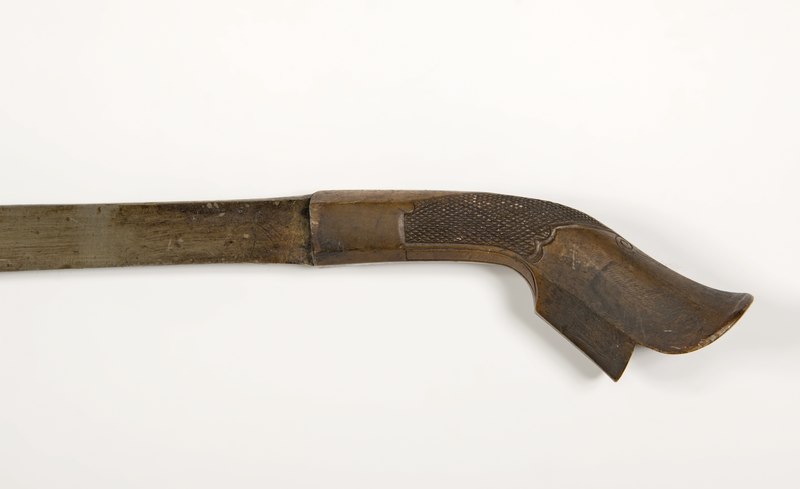 File:COLLECTIE TROPENMUSEUM Detail 2 'Zwaard (klewang) met hoornen greep zonder schede' TM nr TM-A-3736 03.tif
