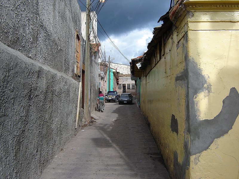 File:Calles de la Capital de Honduras, Tegucigalpa.jpg