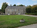 Les communs ; second manoir de Carneville daté de 1699.