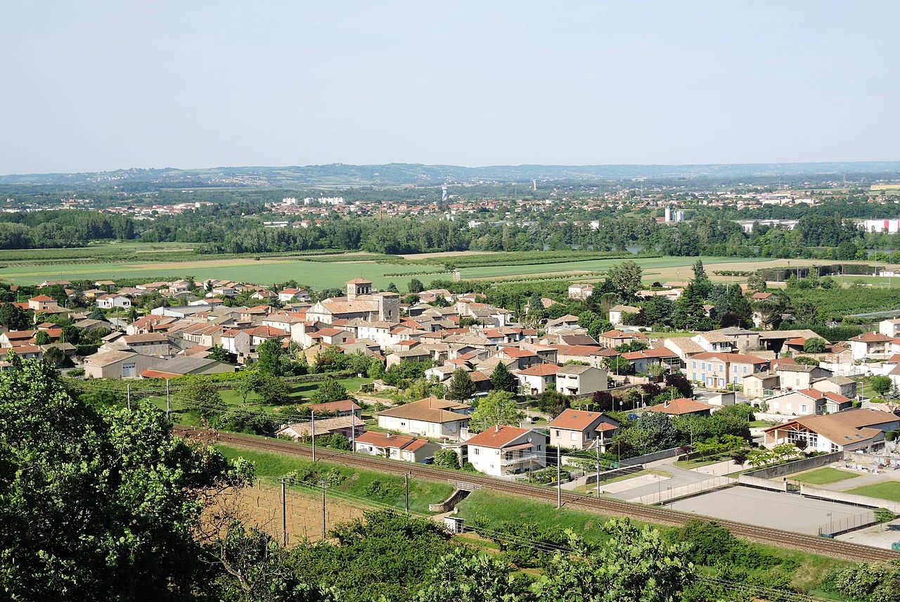 Champagne (Ardèche) vue générale 2.jpg