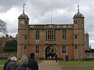 <span class="mw-page-title-main">Charlecote</span> Human settlement in England