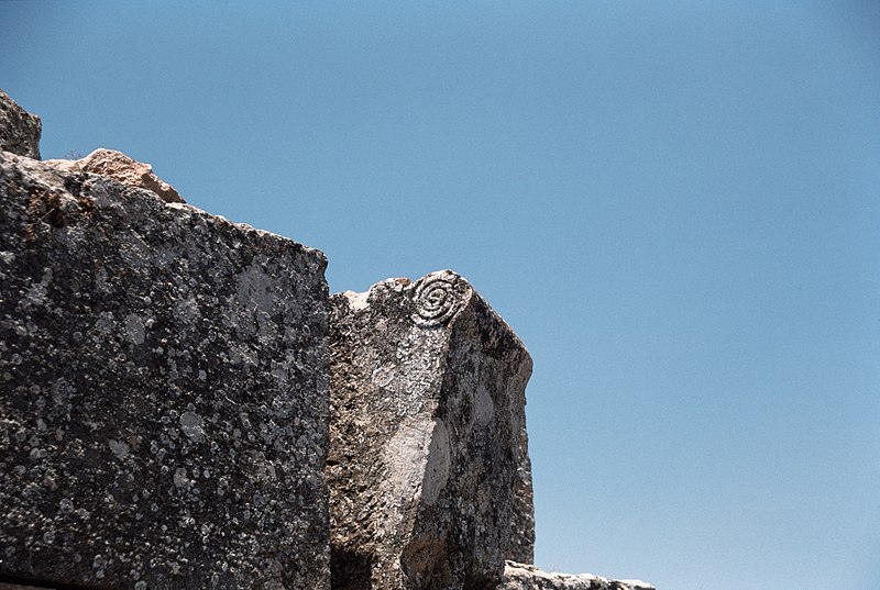 File:Church, Batuta (باطوطة), Syria - Detail of east facade - PHBZ024 2016 6160 - Dumbarton Oaks.jpg