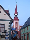 Luterański kościół św. Elżbiety i puby w Parnawie