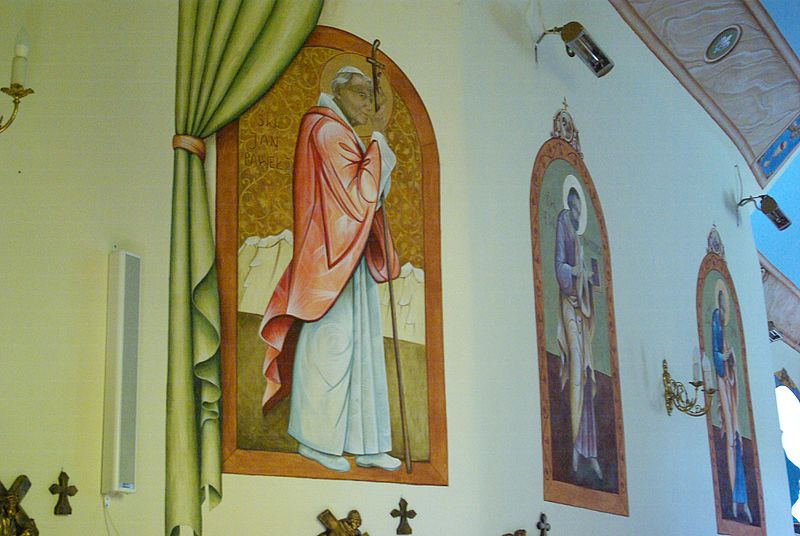 File:Church of the Lord's Resurrection in Zwierzyń (2016), paintings of saints 2.jpg