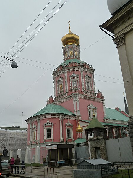 File:Churches in Moscow P1070598.JPG