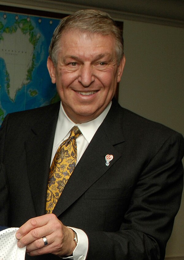 Jerry Colangelo won the award in 1976, 1981, 1989 and 1993, all with the Suns.