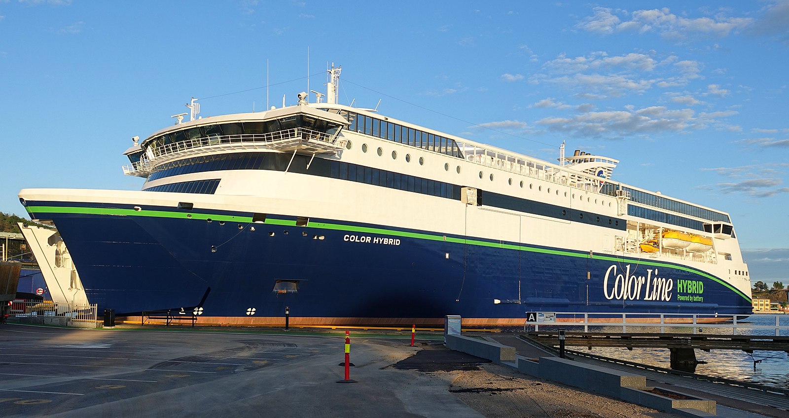 Hybrid line. Scandlines Hybrid Ferry. Color Hybrid. MS Color.